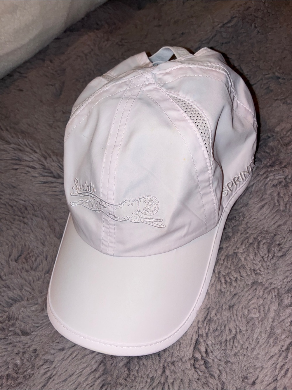 NWOT Sprints Running Sweat-wicking, adjustable Women’s ponytail White Baseball C